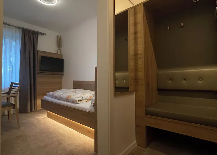 Otel Restaurant Steinhaegerquelle 3*